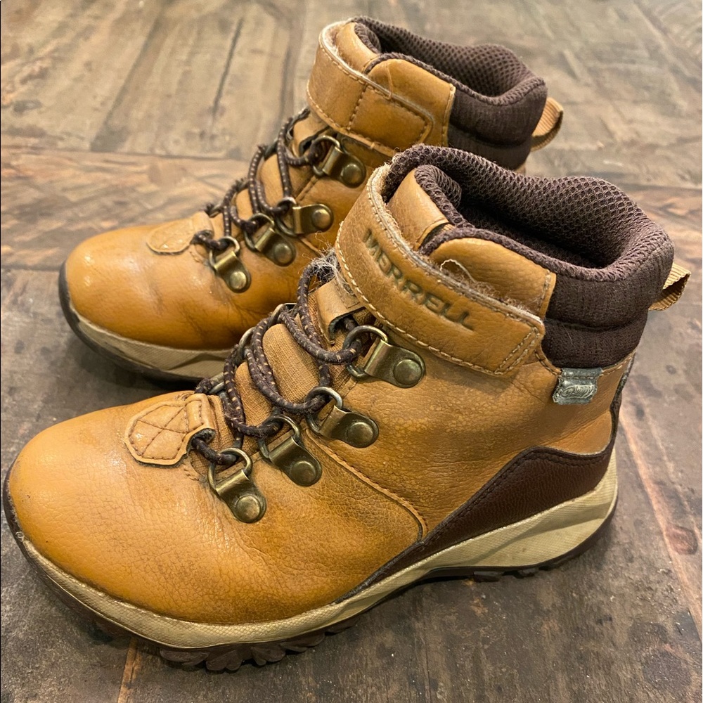 Boys hiking boots!